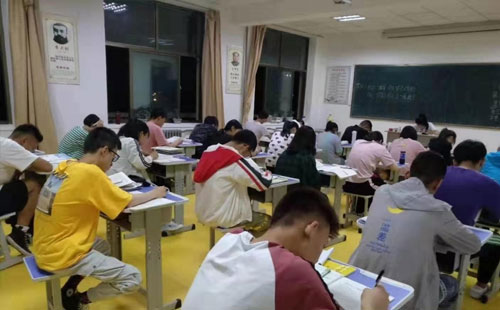 复读学校已成为许多学生的助力器